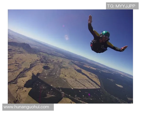 广州攀岩队在极限运动嘉年华中的精彩技术表现与赛事点评分析 广州攀岩队在极限运动嘉年华中的精彩技术表现与赛事点评分析